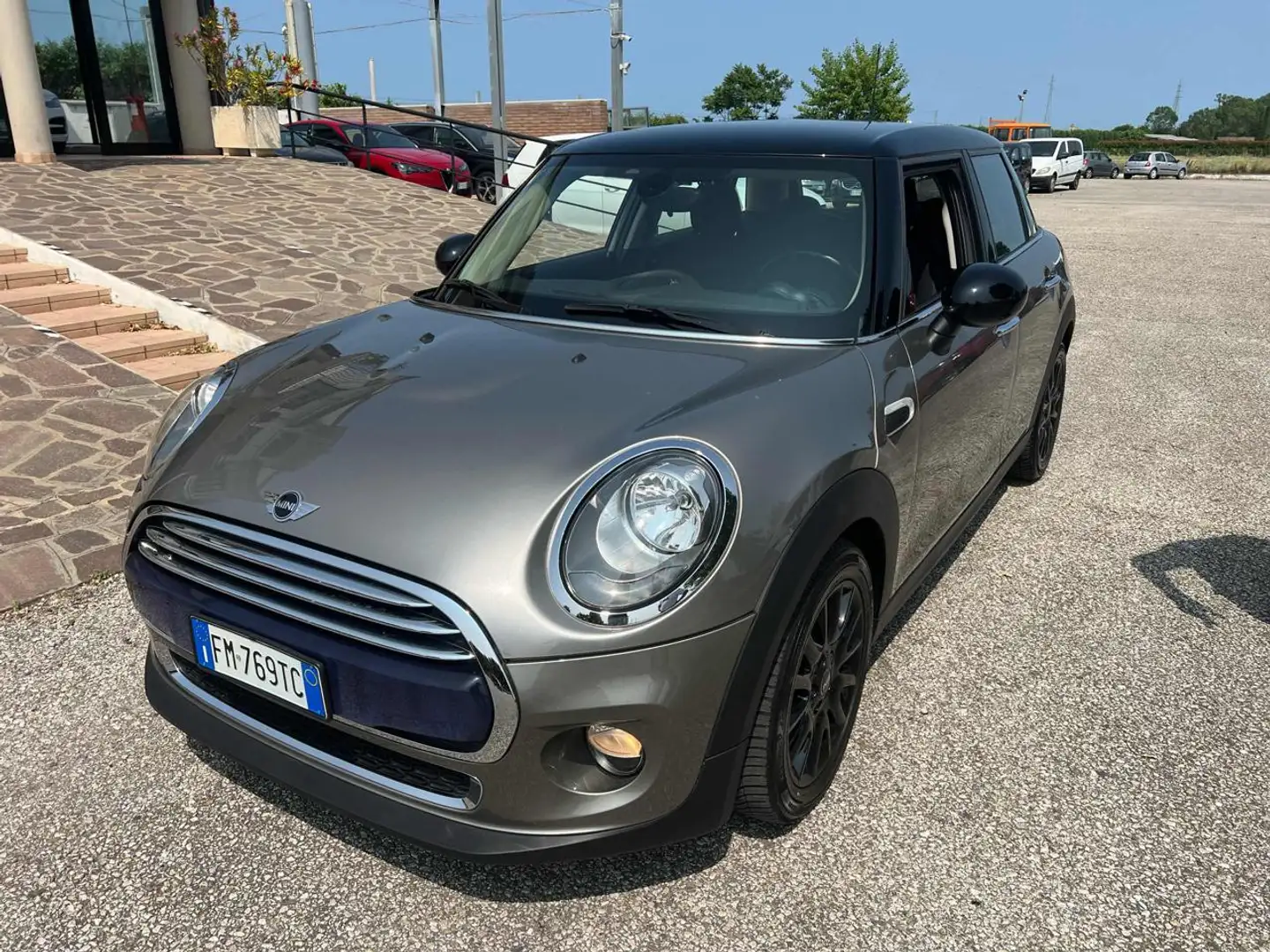 MINI Cooper D 1.5 Cooper D Hype 5 porte Grau - 1