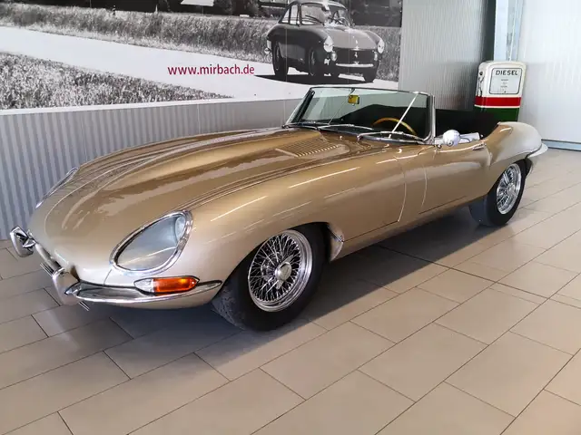 Jaguar E-Type view 2
