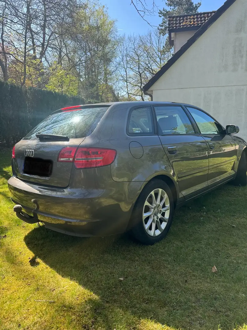 Audi A3 Sportback 1.6 TDi Ambiente Start/Stop DPF - 2