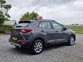 Kia Stonic 1.0 T-GDi MHEV DynamicLine NAVI | CRUISE | NL-auto Grijs - thumbnail 3