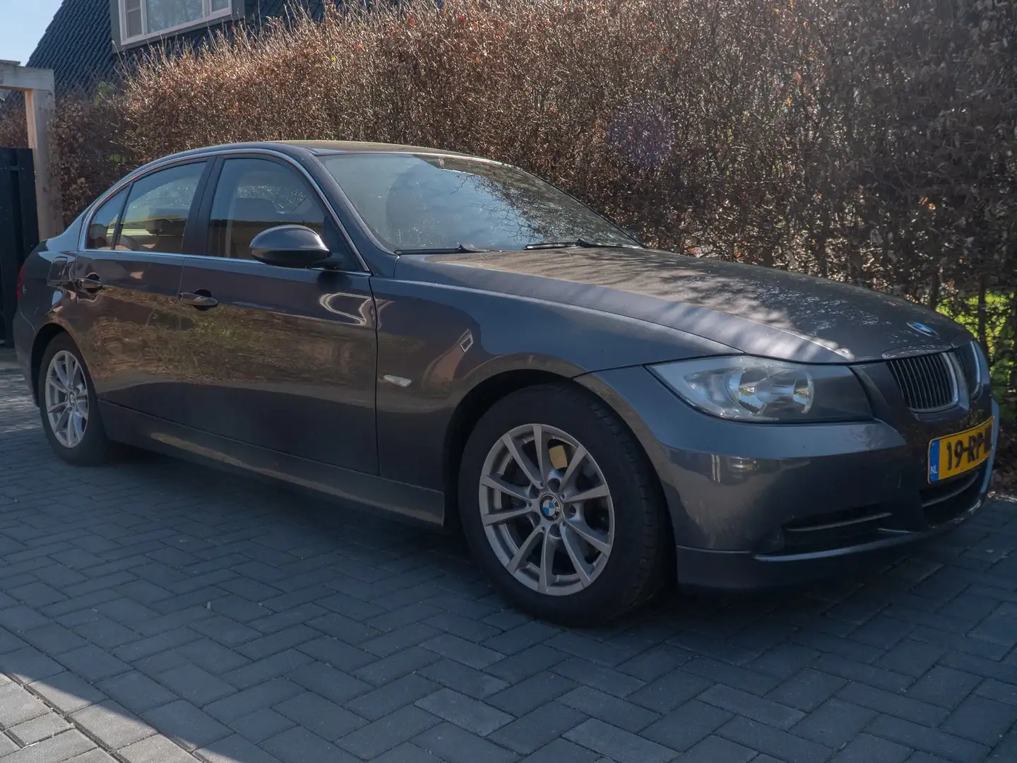 BMW 325 325i Dynamic Exec. 3e EIGENAAR/LEDER/NAP/218PK Grijs - 2
