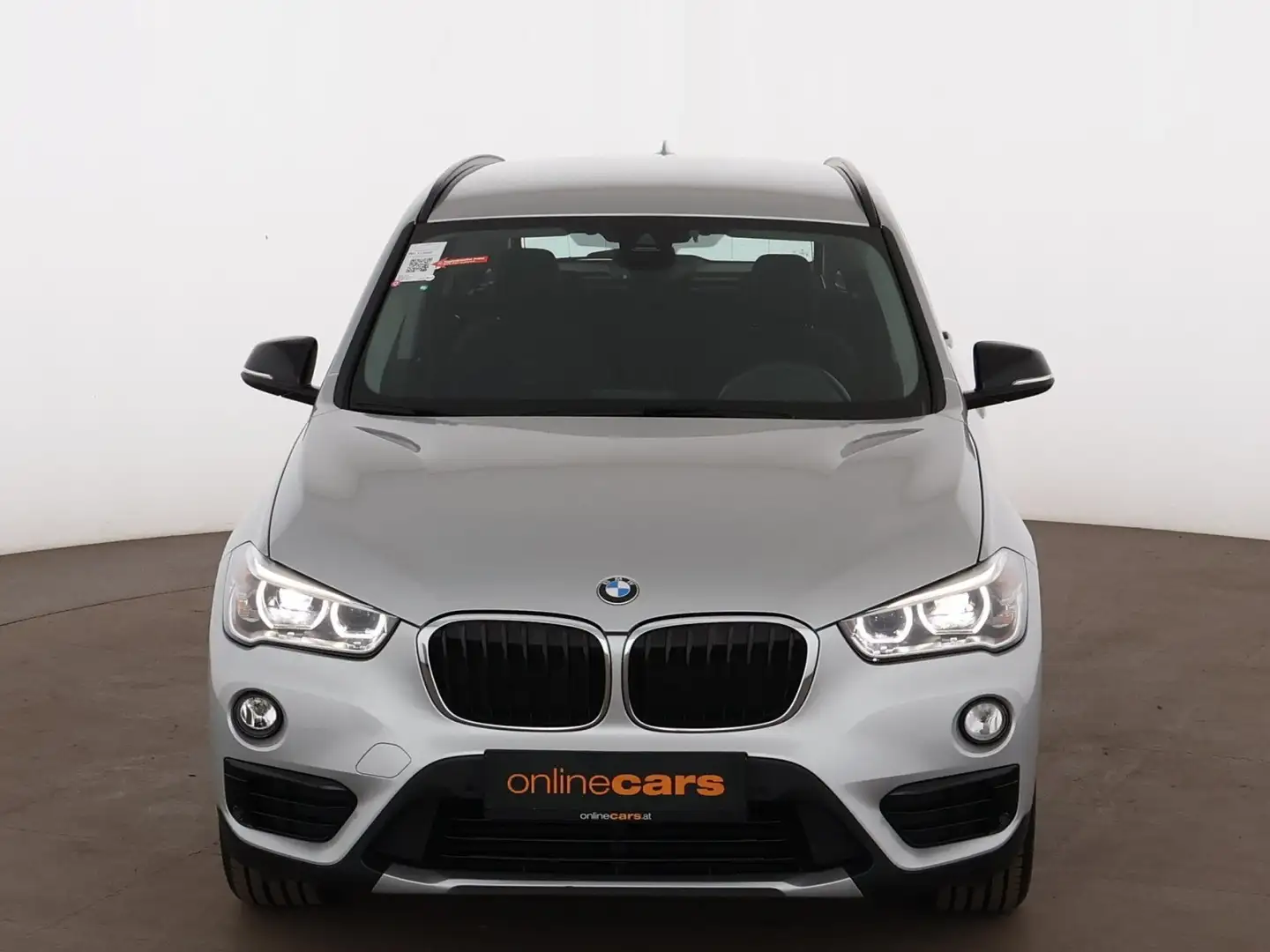 BMW X1 sDrive16d Sport Line Aut LED NAV R-CAM SITZHZG Grau - 2