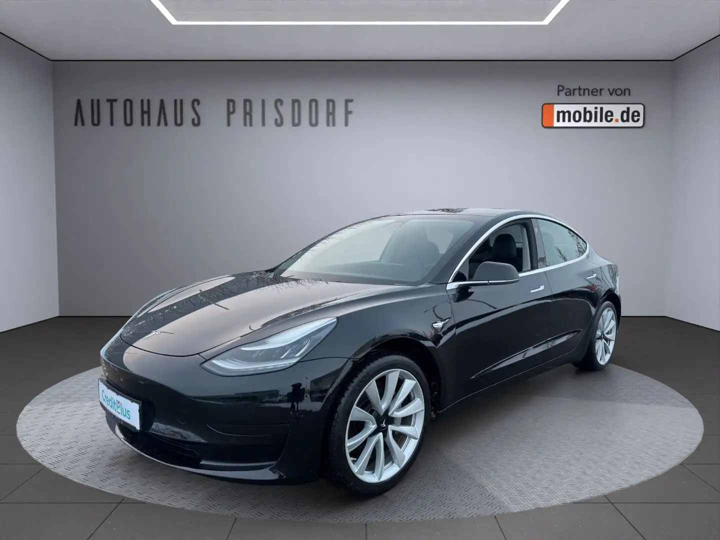Tesla Model 3 Standard Range Plus RWD Schwarz - 1