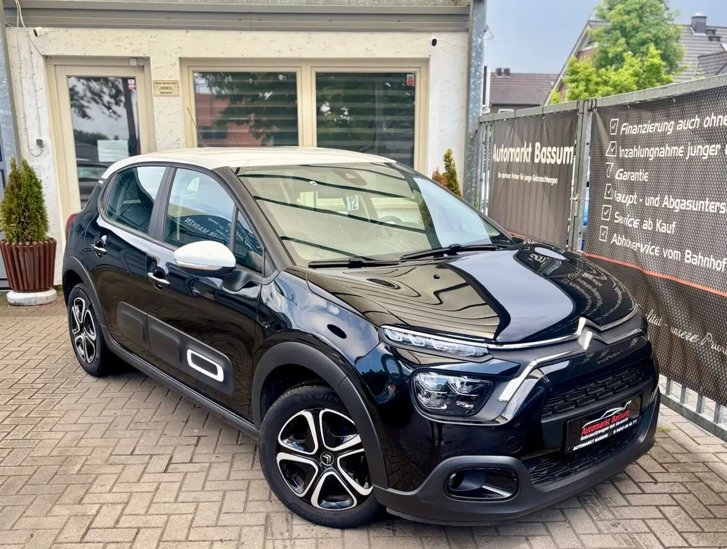 Citroen C3 Shine LED | Navi | PDC | Carplay & Android Schwarz - 1