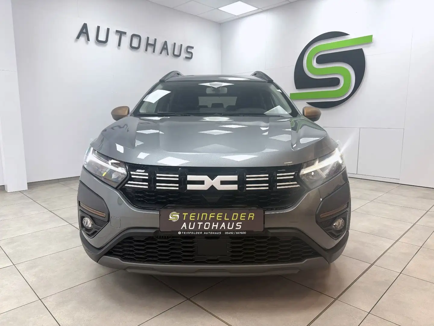 Dacia Jogger 1.0 TCE Extreme / NAVI/ AHK/ SHZ/ TEMP Gris - 2