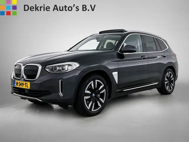 BMW iX3 Executive 80 kWh-SOH 97.46% / Panoramadak / Trekha