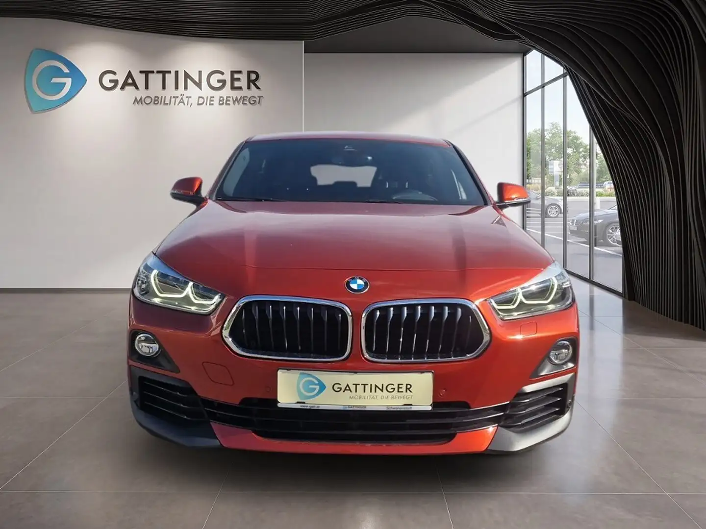 BMW X2 sDrive 18d Advantage Aut. Orange - 1