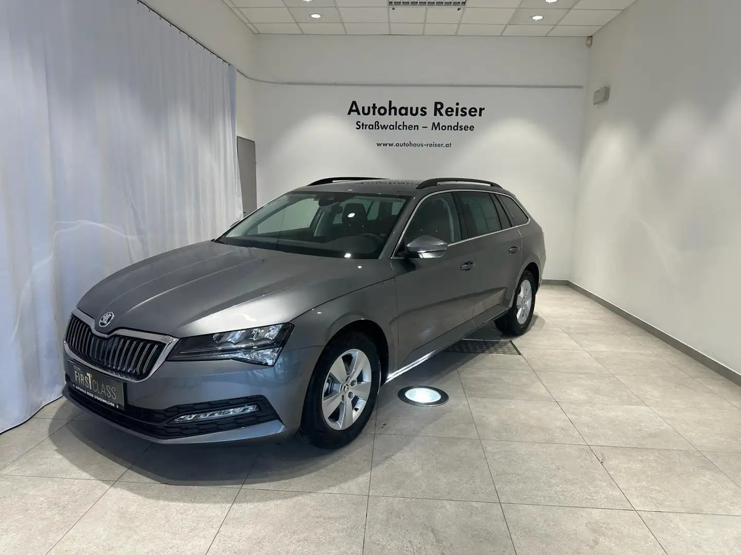 Skoda Superb Ambition TDI DSG Gris - 2