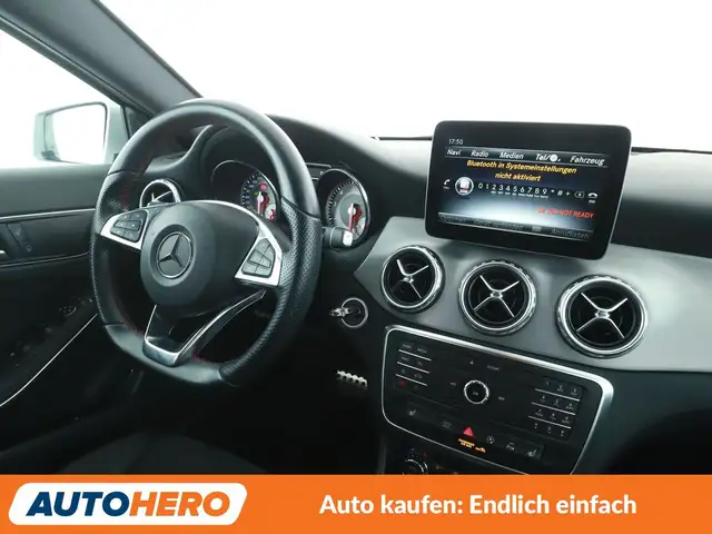 Mercedes-Benz Gla view 13