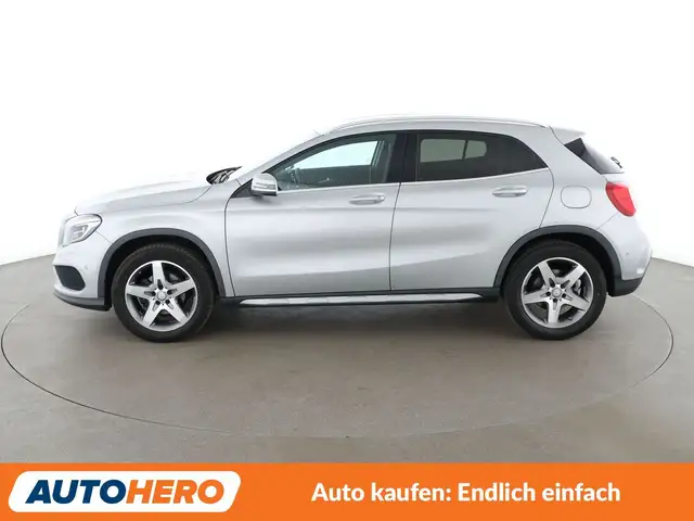 Mercedes-Benz Gla view 3