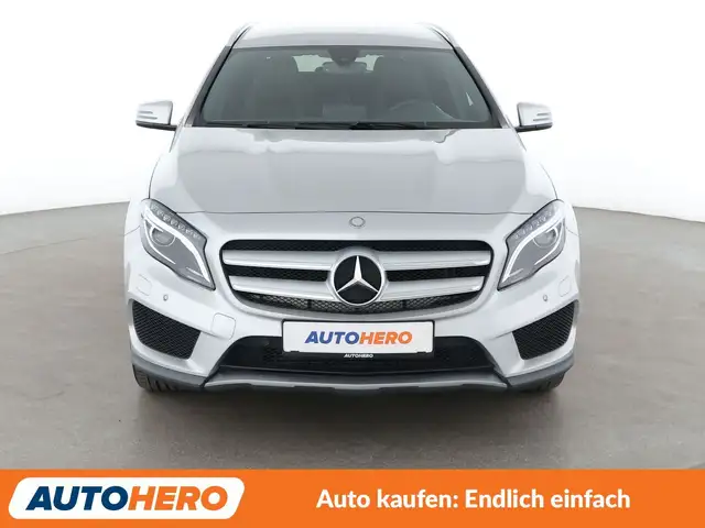 Mercedes-Benz Gla view 9