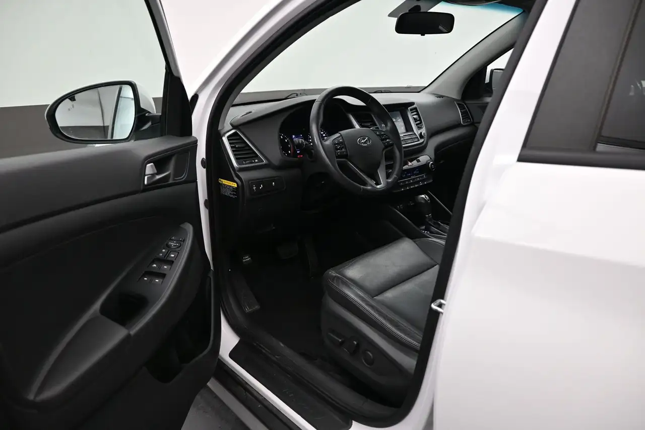 Hyundai TUCSON снимка Hyundai TUCSON