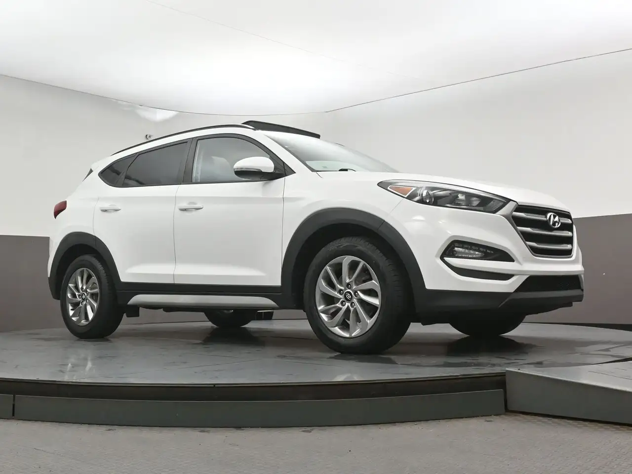 Hyundai TUCSON снимка Hyundai TUCSON