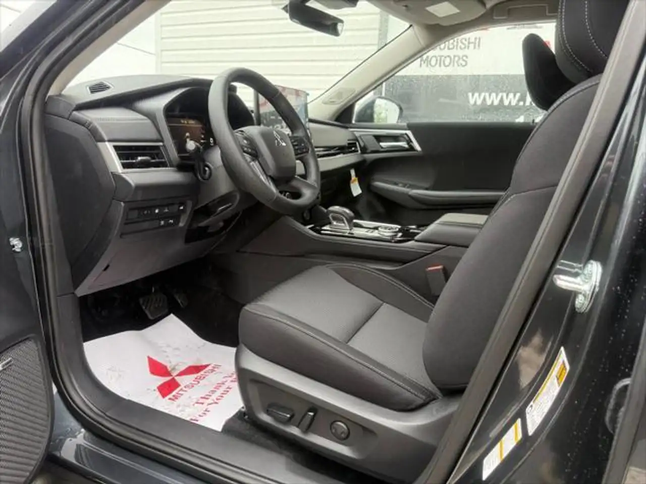 Mitsubishi Outlander снимка Mitsubishi Outlander