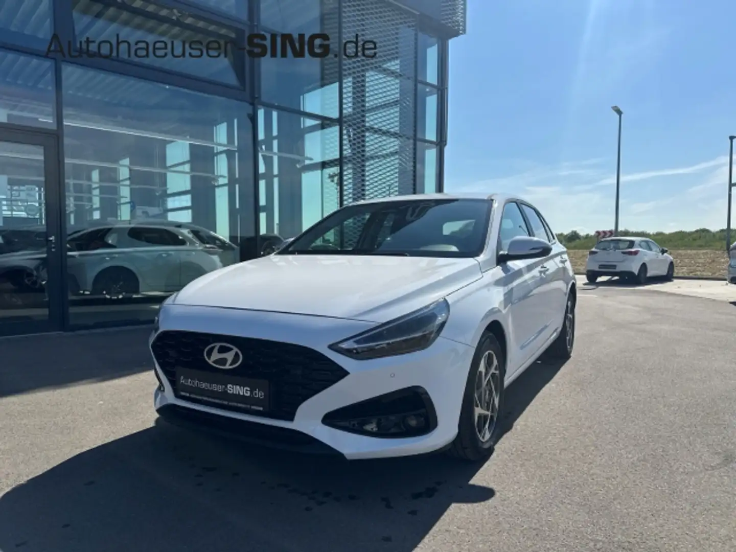 Hyundai i30 LED Digitales Cockpit PDCv+h NAV AC/AA Weiß - 1