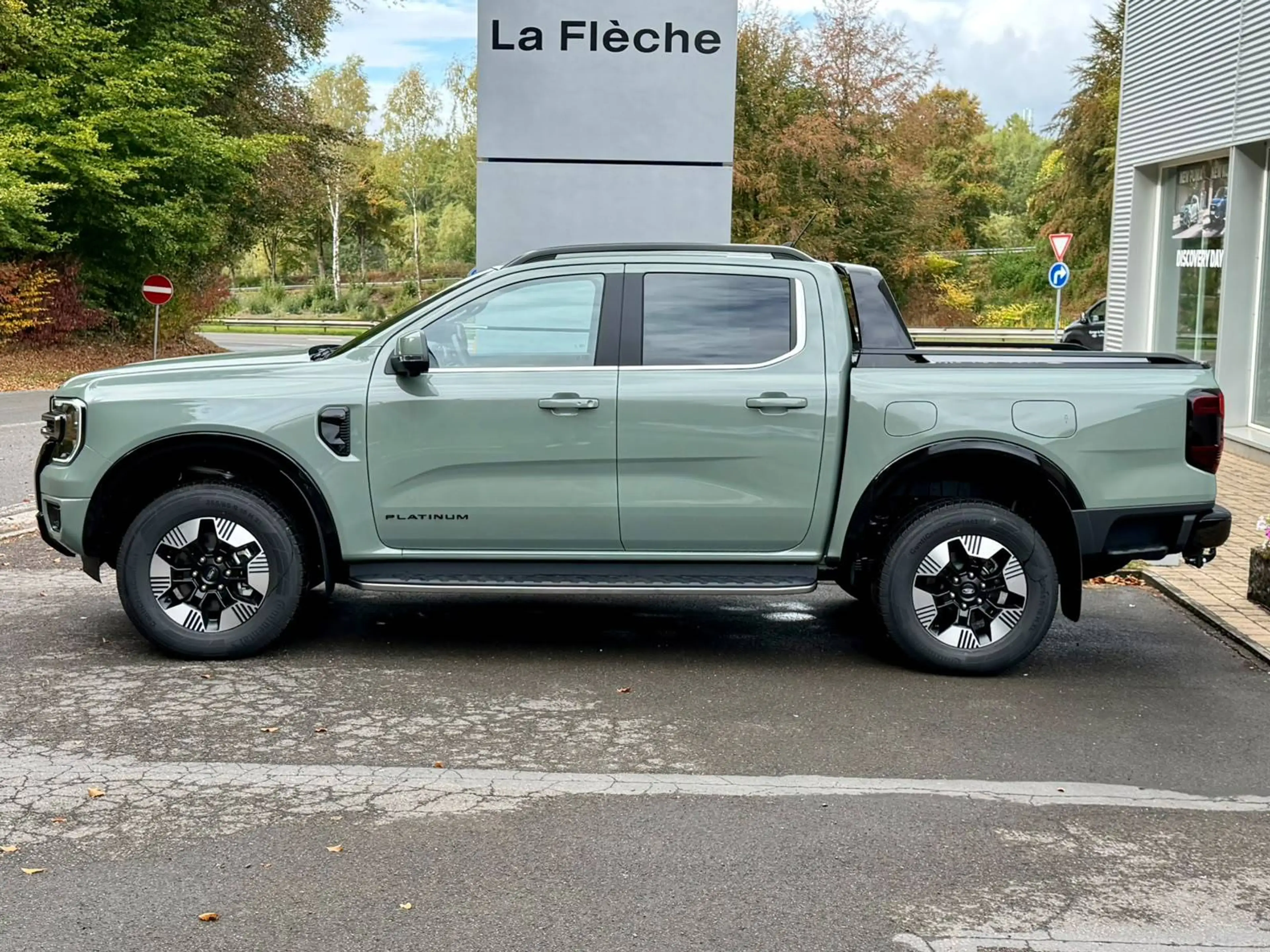 Ford Ranger PLATINUM 2.3i PHEV 281CH A10 + Rideau électrique & Pro Power 6.9kW — photo 3