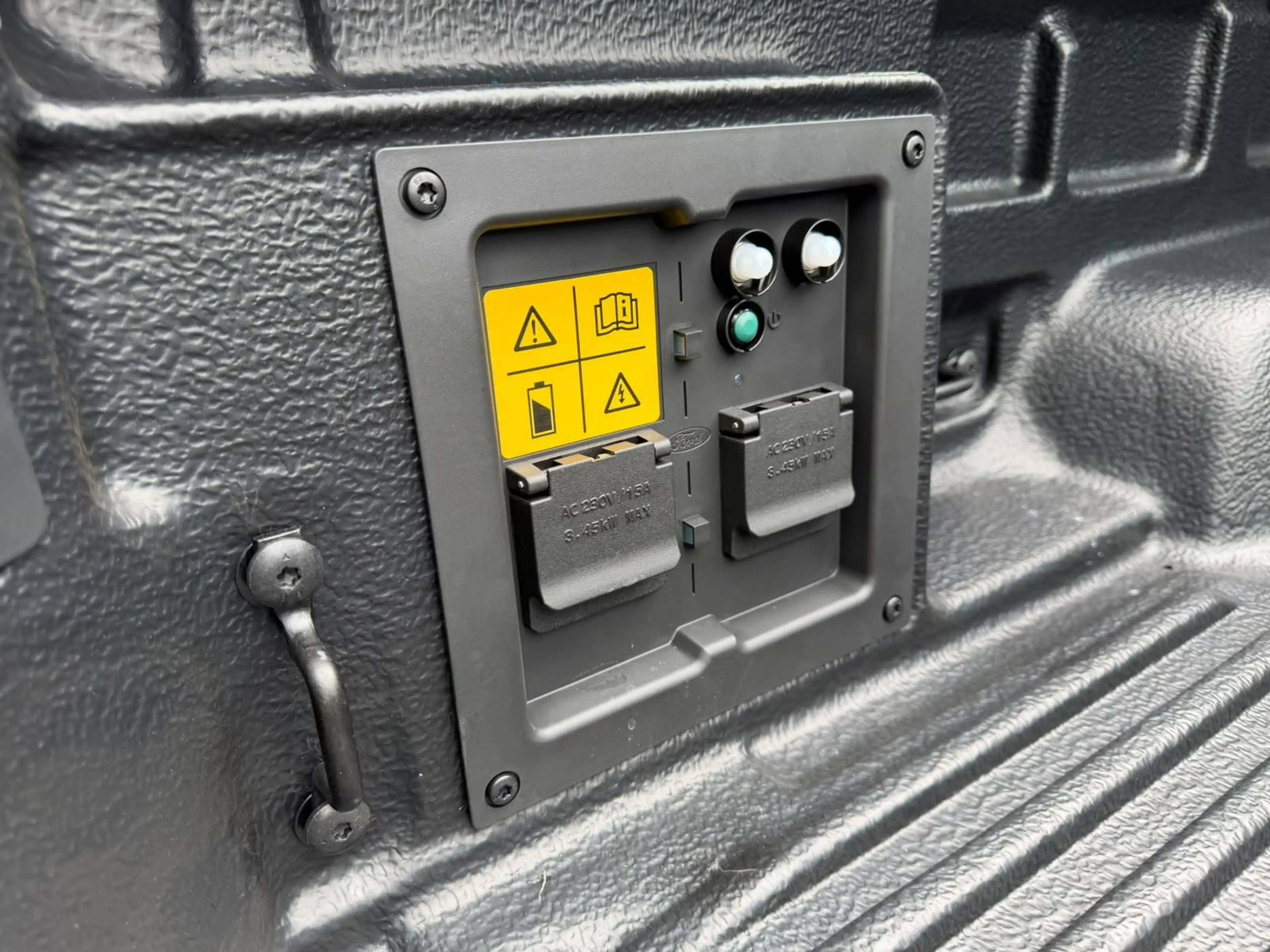 Ford Ranger PLATINUM 2.3i PHEV 281CH A10 + Rideau électrique & Pro Power 6.9kW — photo 10