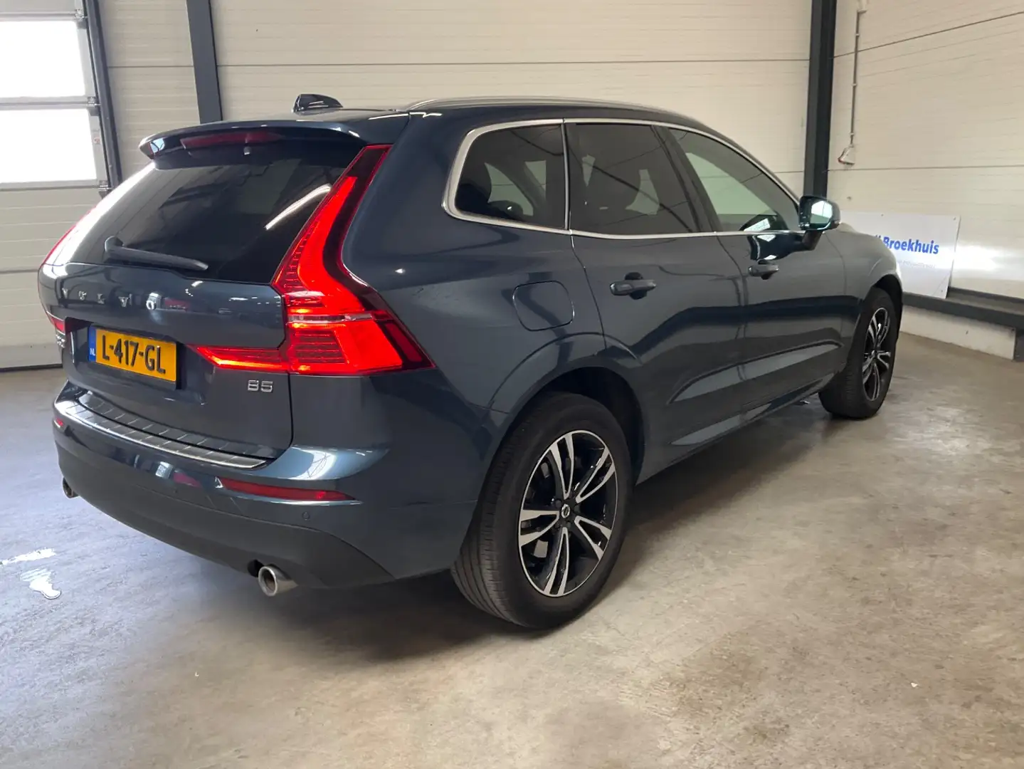 Volvo XC60 B5 250PK Momentum Exclusive | 19'' | Panoramadak | Azul - 2