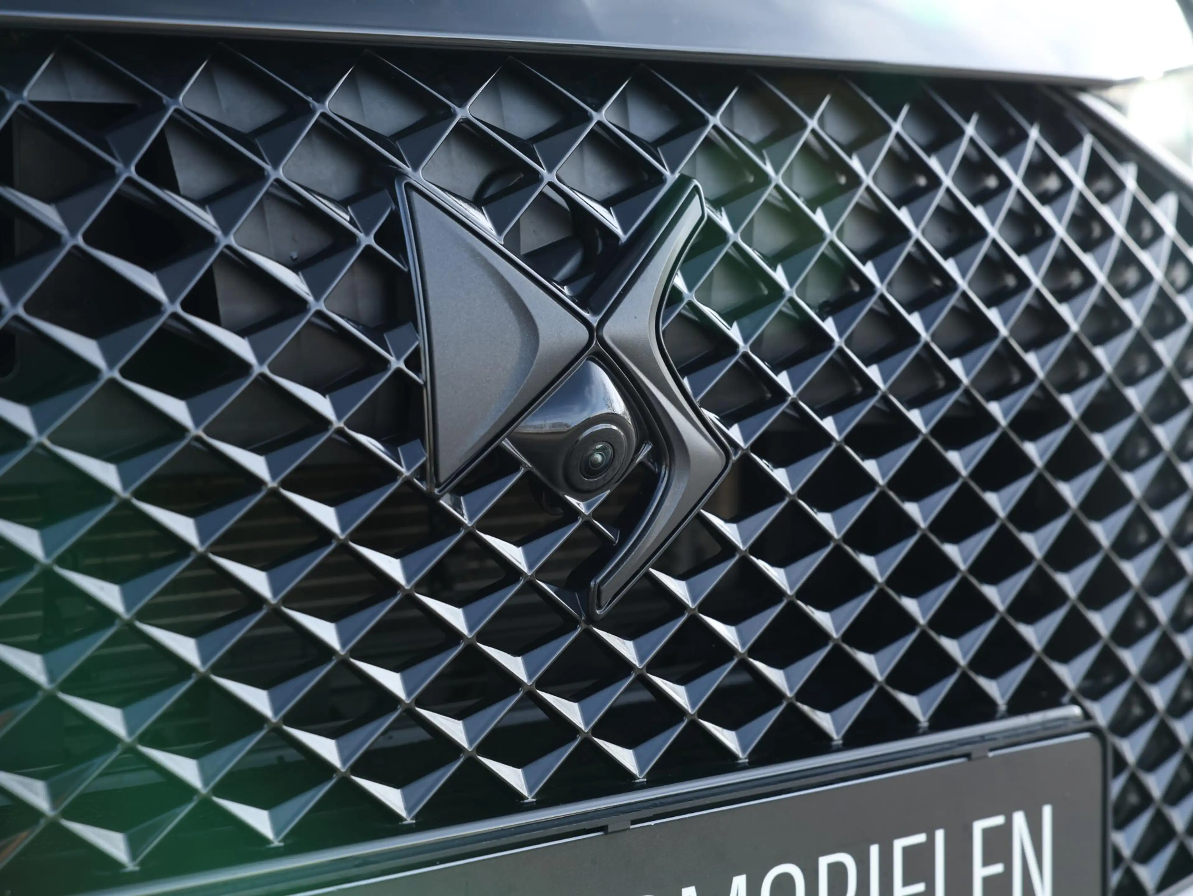 DS Automobiles DS 7 300PK 4x4 Performance Line+ — photo 11