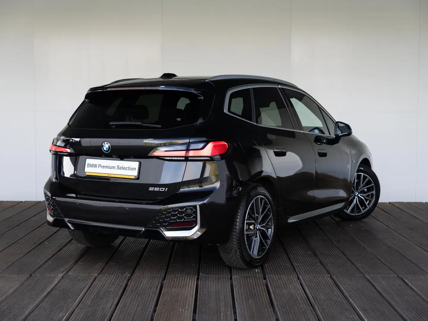 BMW 220 2 Serie Active Tourer 220i | M Sportpakket | Premi Zwart - 2