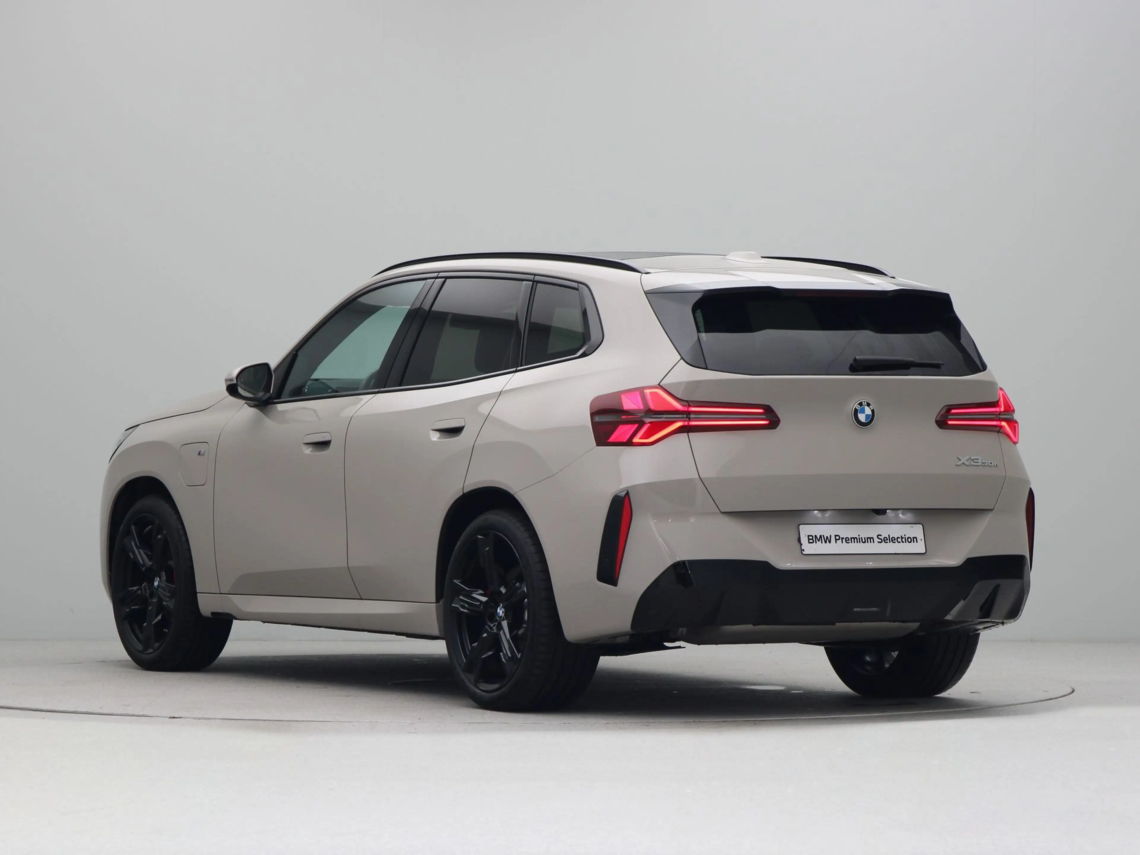 BMW X3 30e xDrive — photo 11