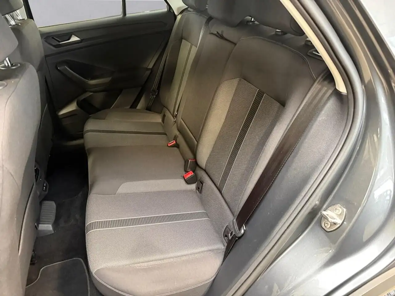 Volkswagen T-Roc 1.0 tsi Life 13