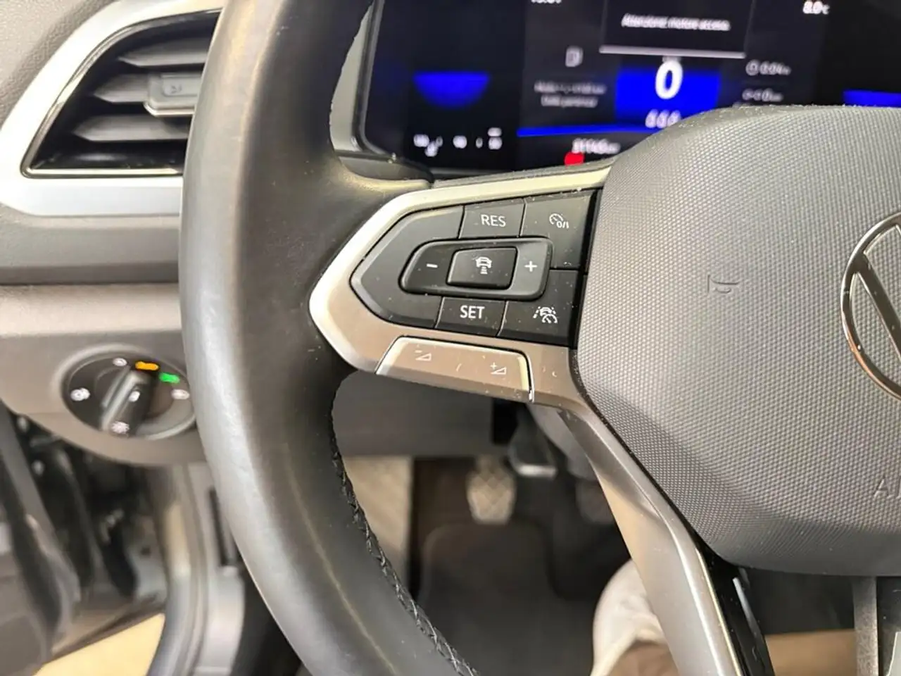 Volkswagen T-Roc 1.0 tsi Life 16