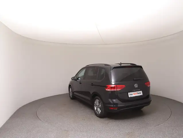 Volkswagen Touran view 5