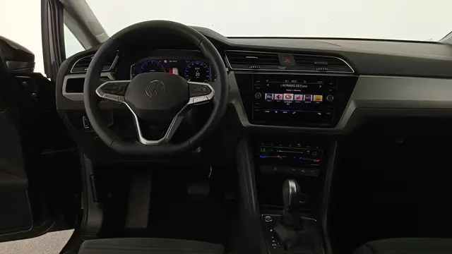 Volkswagen Touran view 12
