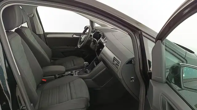 Volkswagen Touran view 10