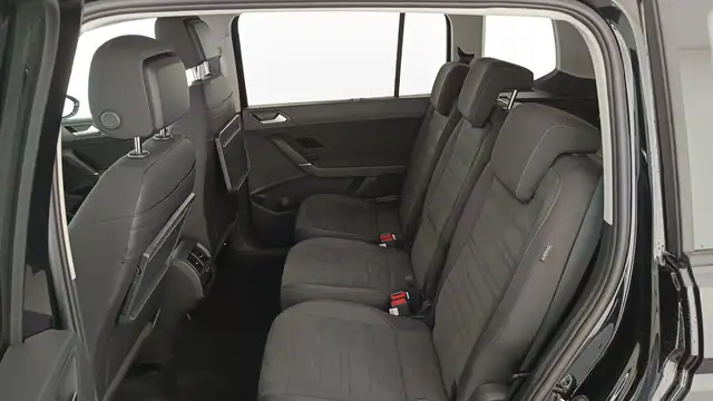 Volkswagen Touran view 11