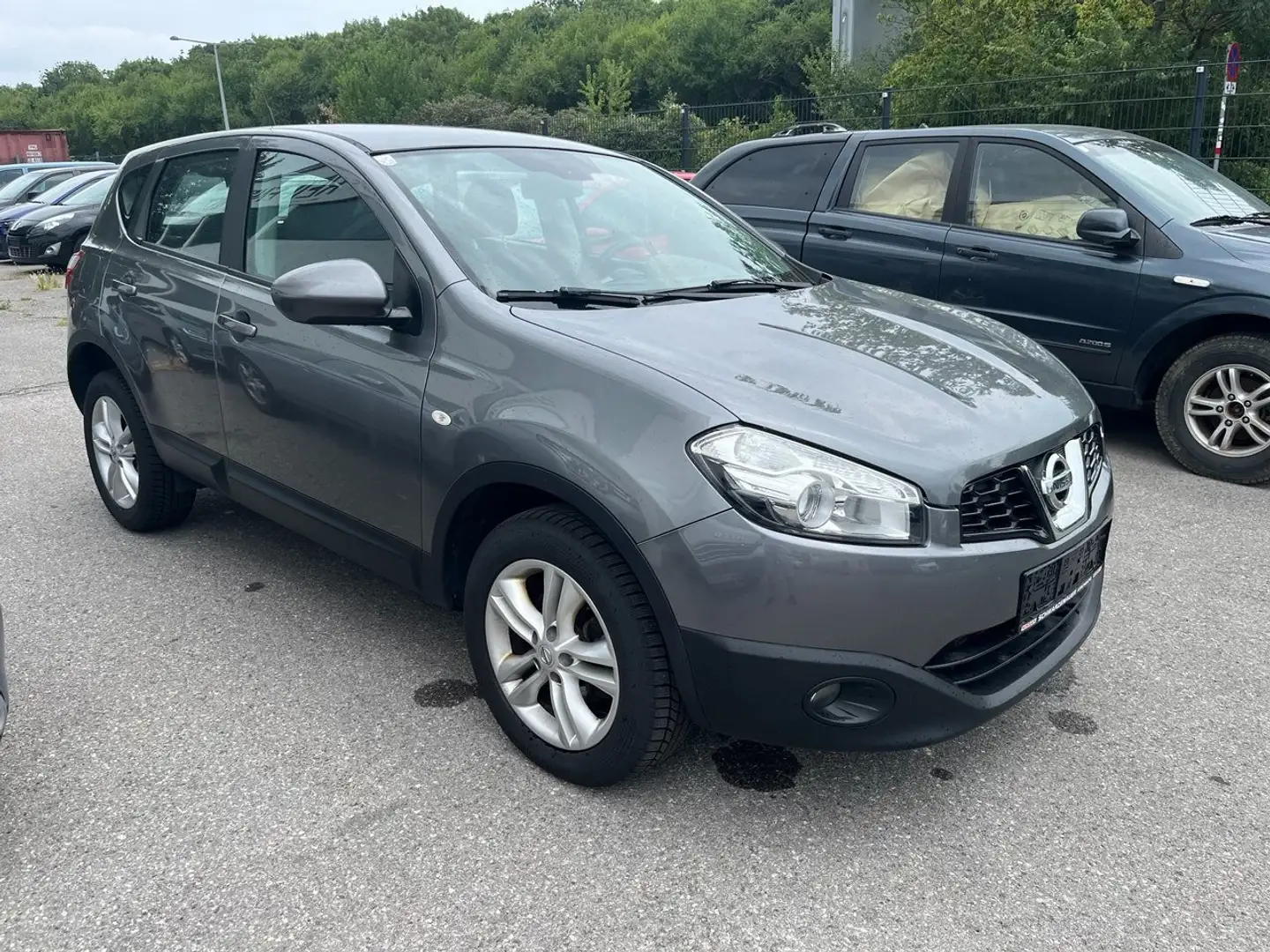 Nissan Qashqai Acenta 1,6 Diesel dCi 96 KW 131 PS Klima PDC Grau - 1