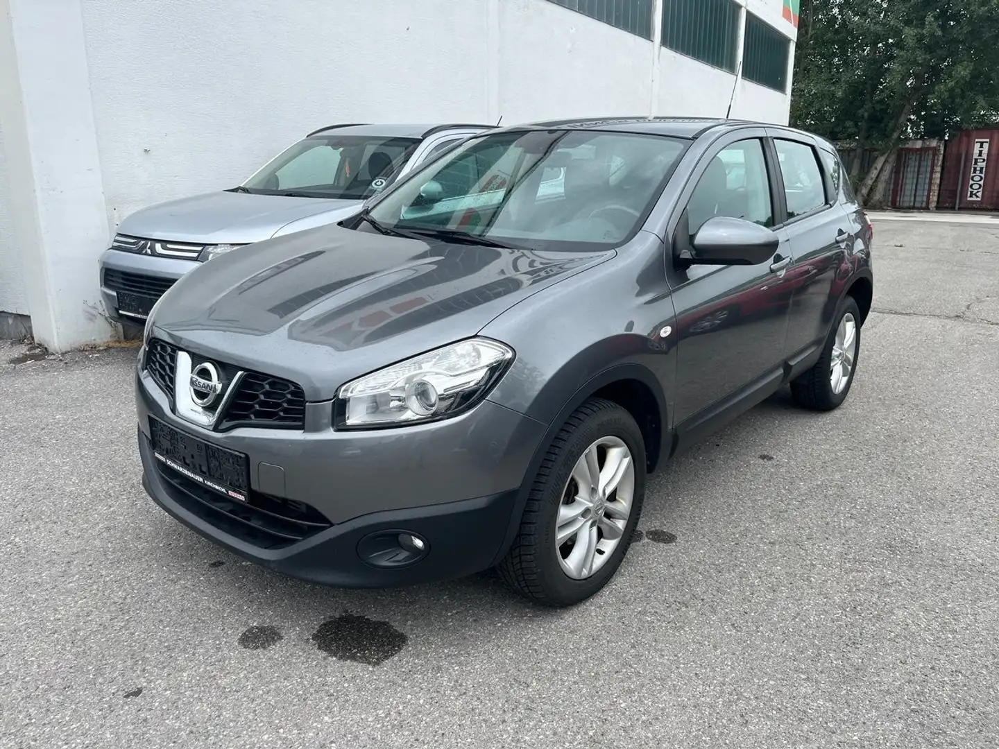 Nissan Qashqai Acenta 1,6 Diesel dCi 96 KW 131 PS Klima PDC Grau - 2