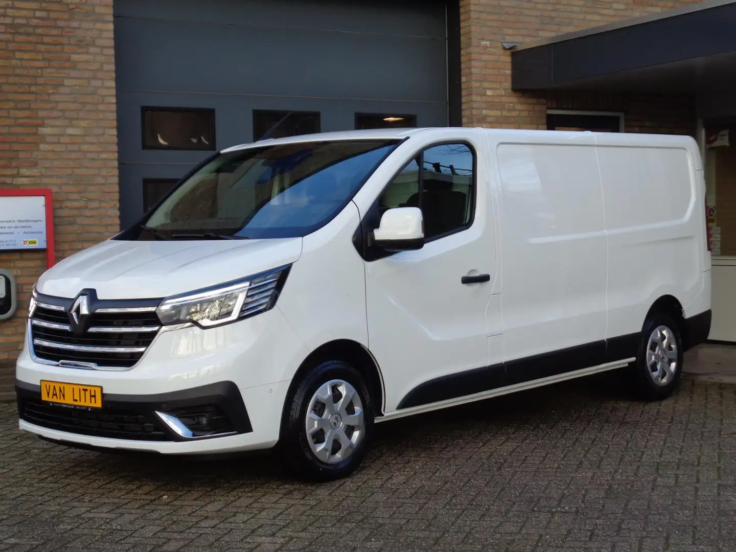 Renault Trafic 2.0 dCi 130 T30 L2H1 Work Edition | Navi | Camera Blanco - 2