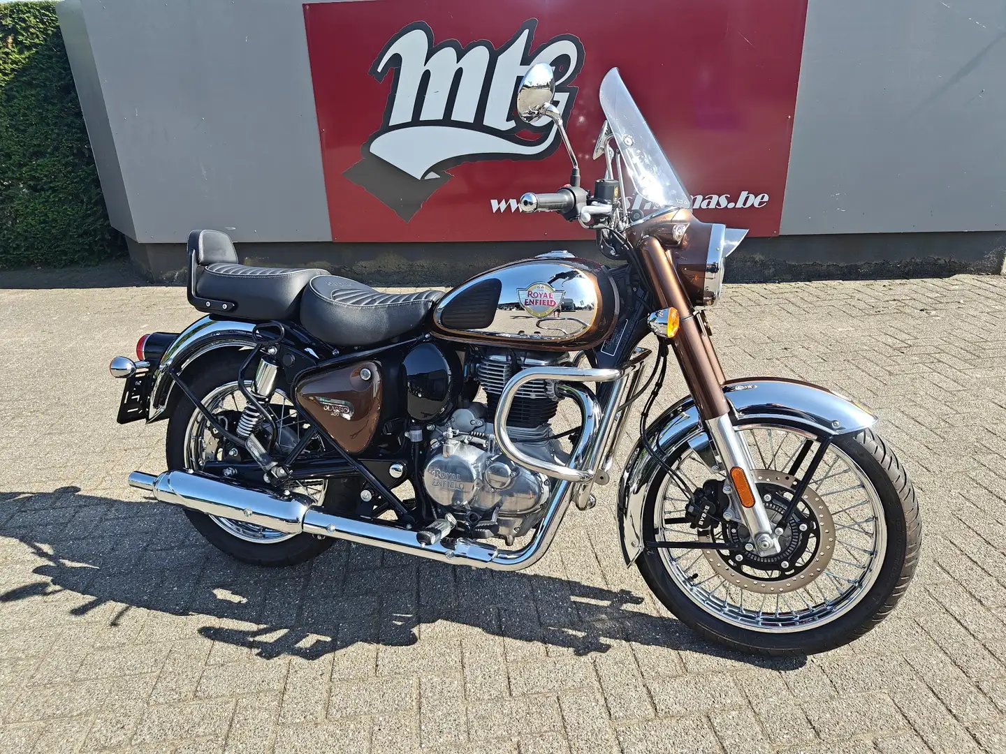 Royal Enfield Classic 350 Braun - 1