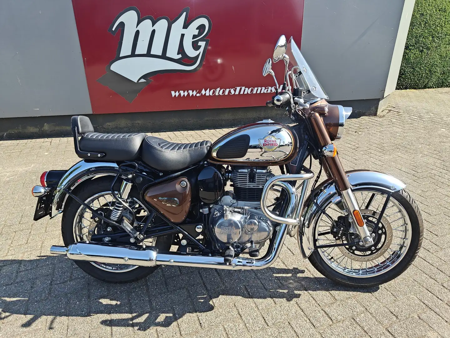 Royal Enfield Classic 350 Braun - 2