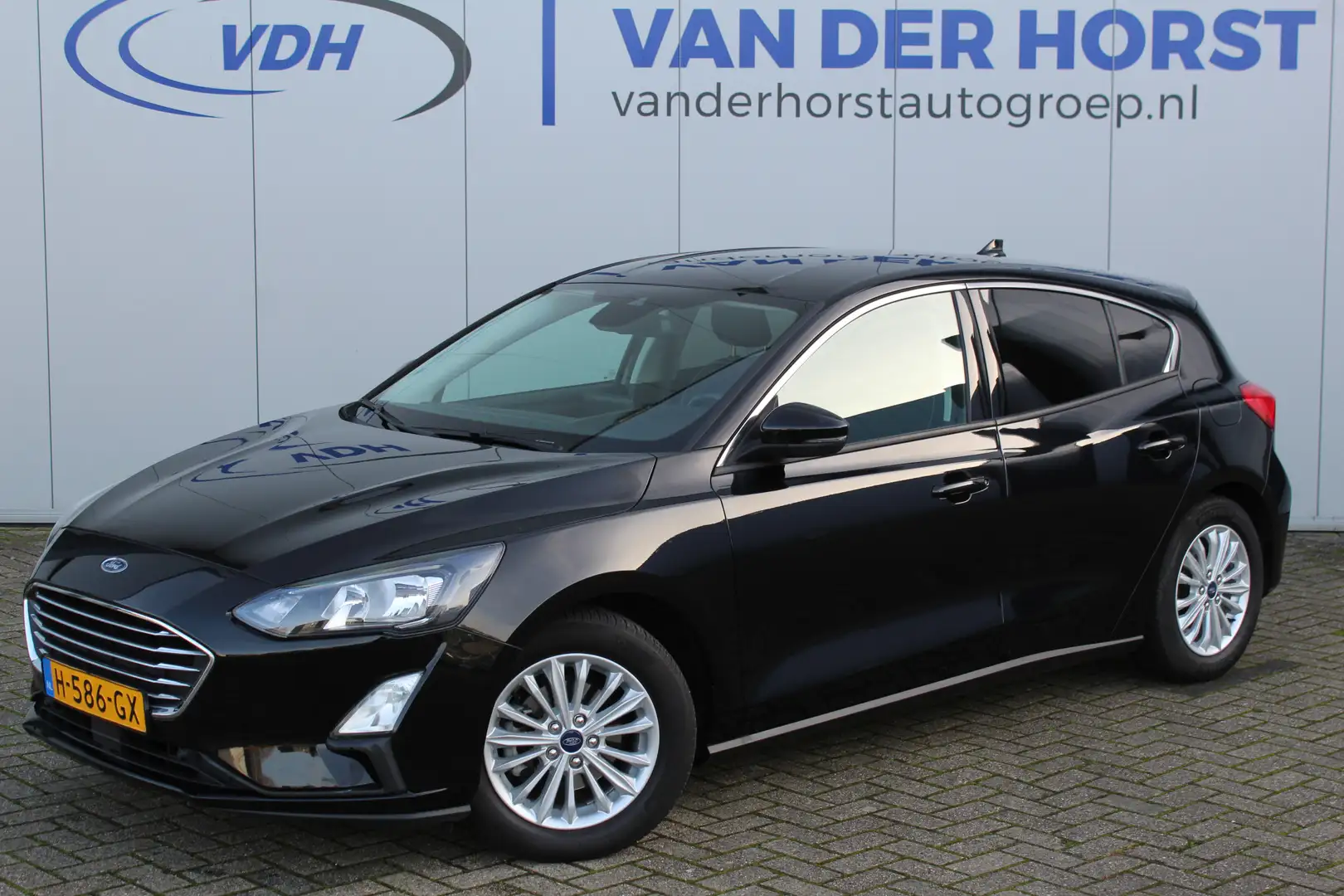 Ford Focus 1.0-125pk EcoBoost Titanium. Volautm. airco dual, Zwart - 1