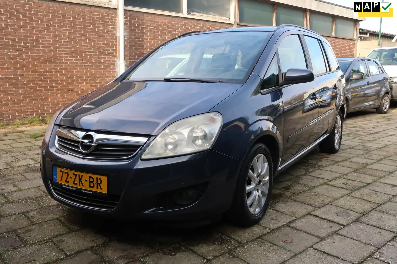 Opel Zafira 1.6 Temptation Gris - 1
