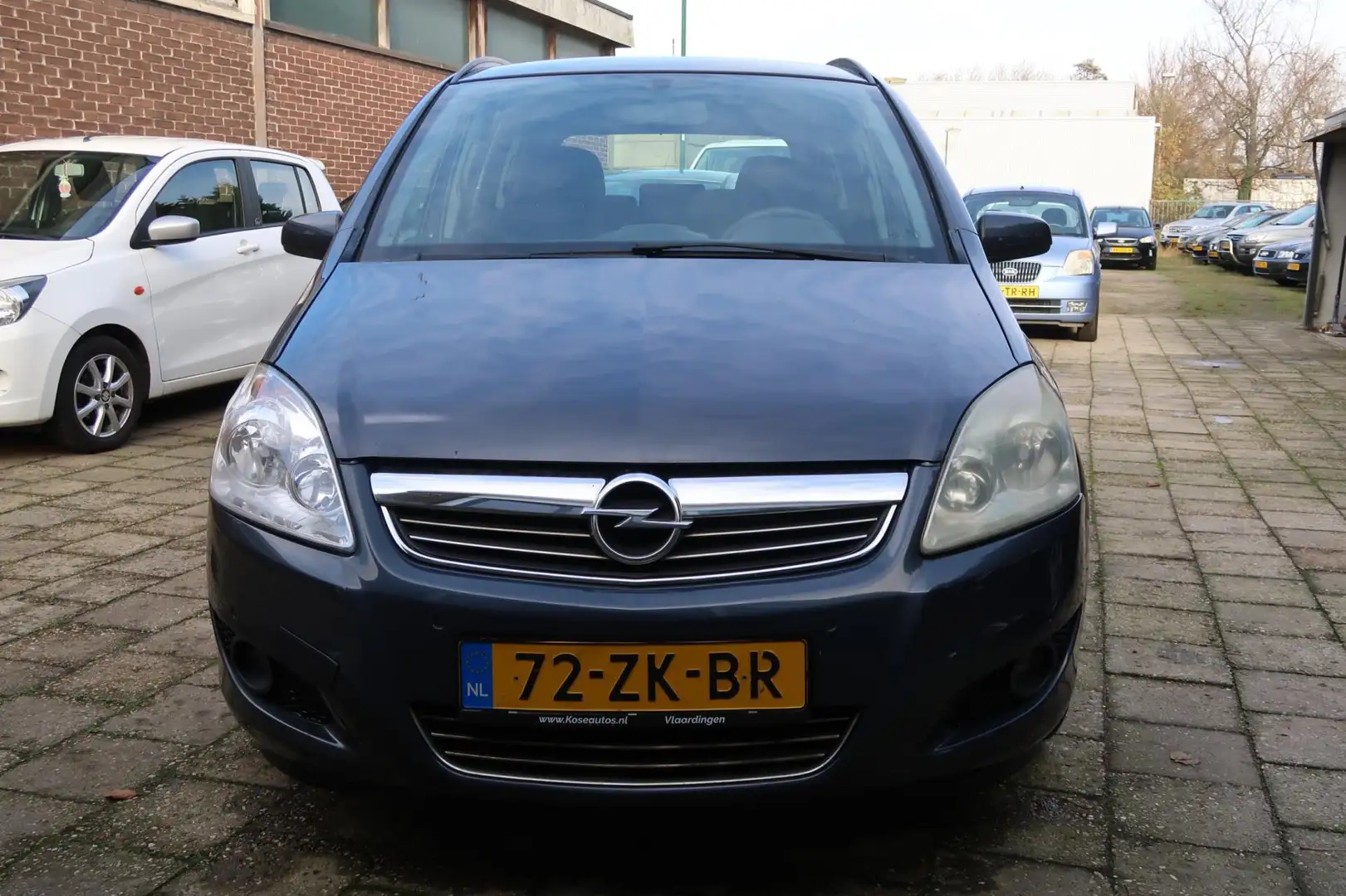 Opel Zafira 1.6 Temptation Gris - 2