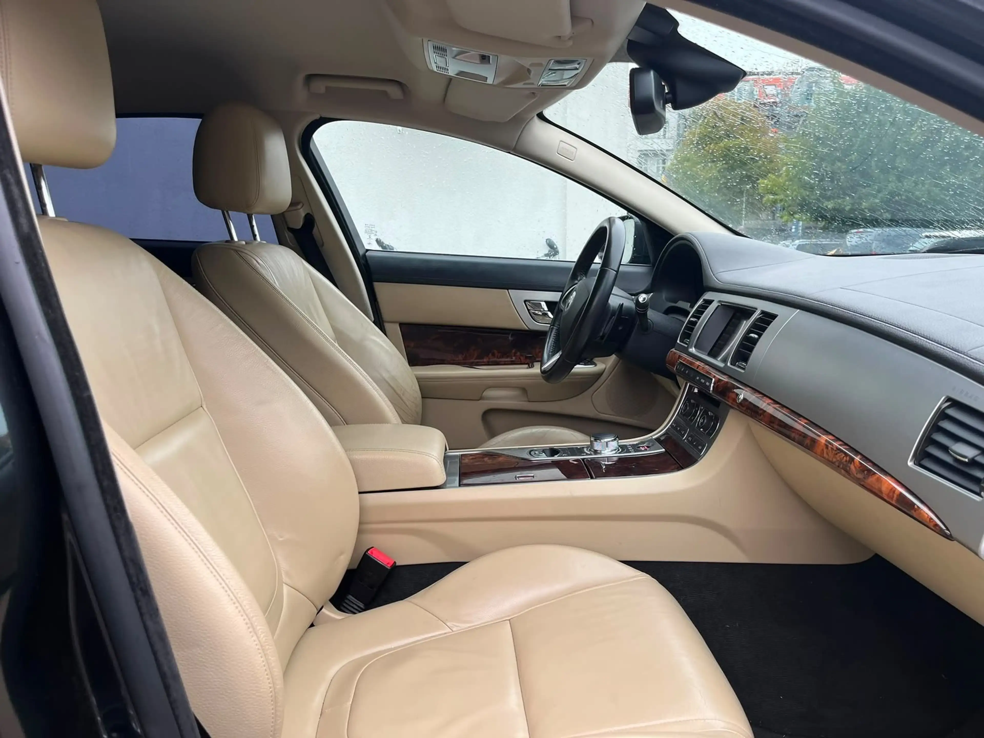 Jaguar XF 2.2 Sportbrake Automatik *LEDER+KAMERA+NAVI* 2013 — photo 9
