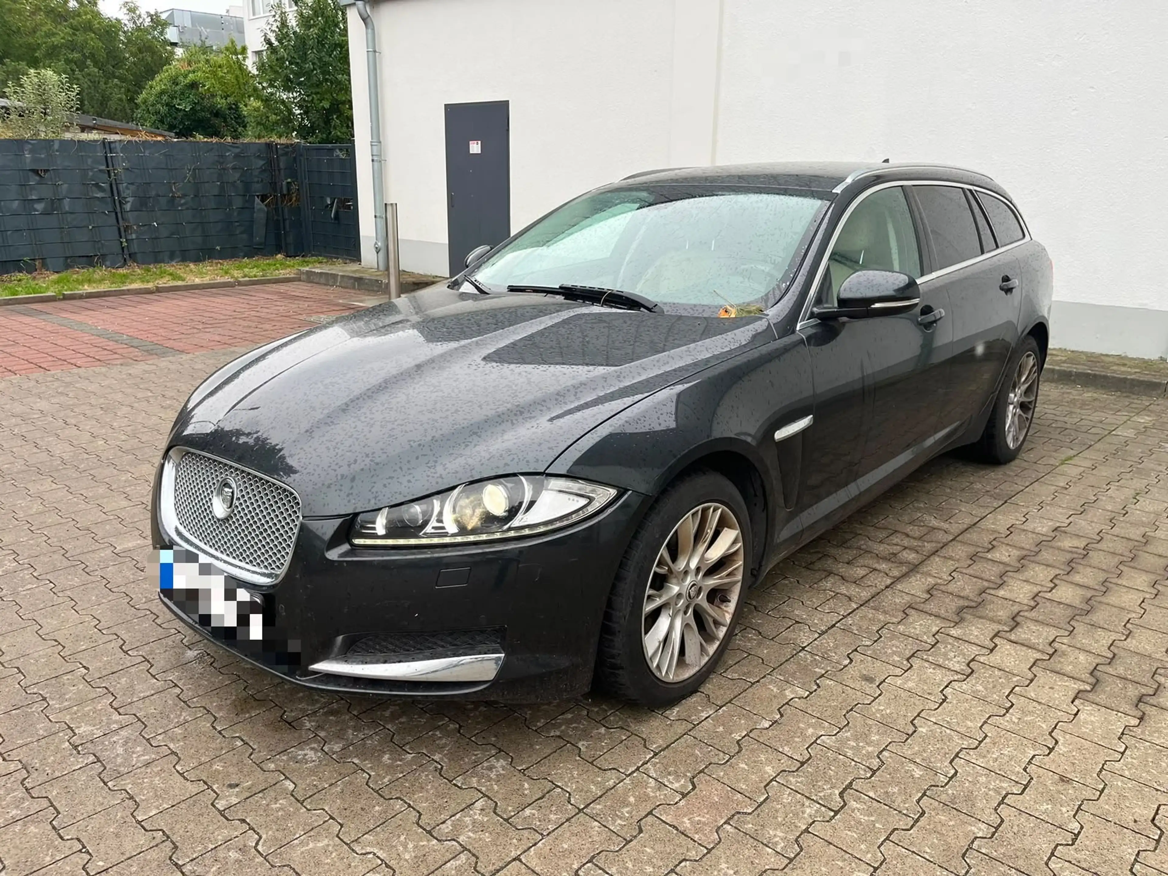 Jaguar XF 2.2 Sportbrake Automatik *LEDER+KAMERA+NAVI* 2013