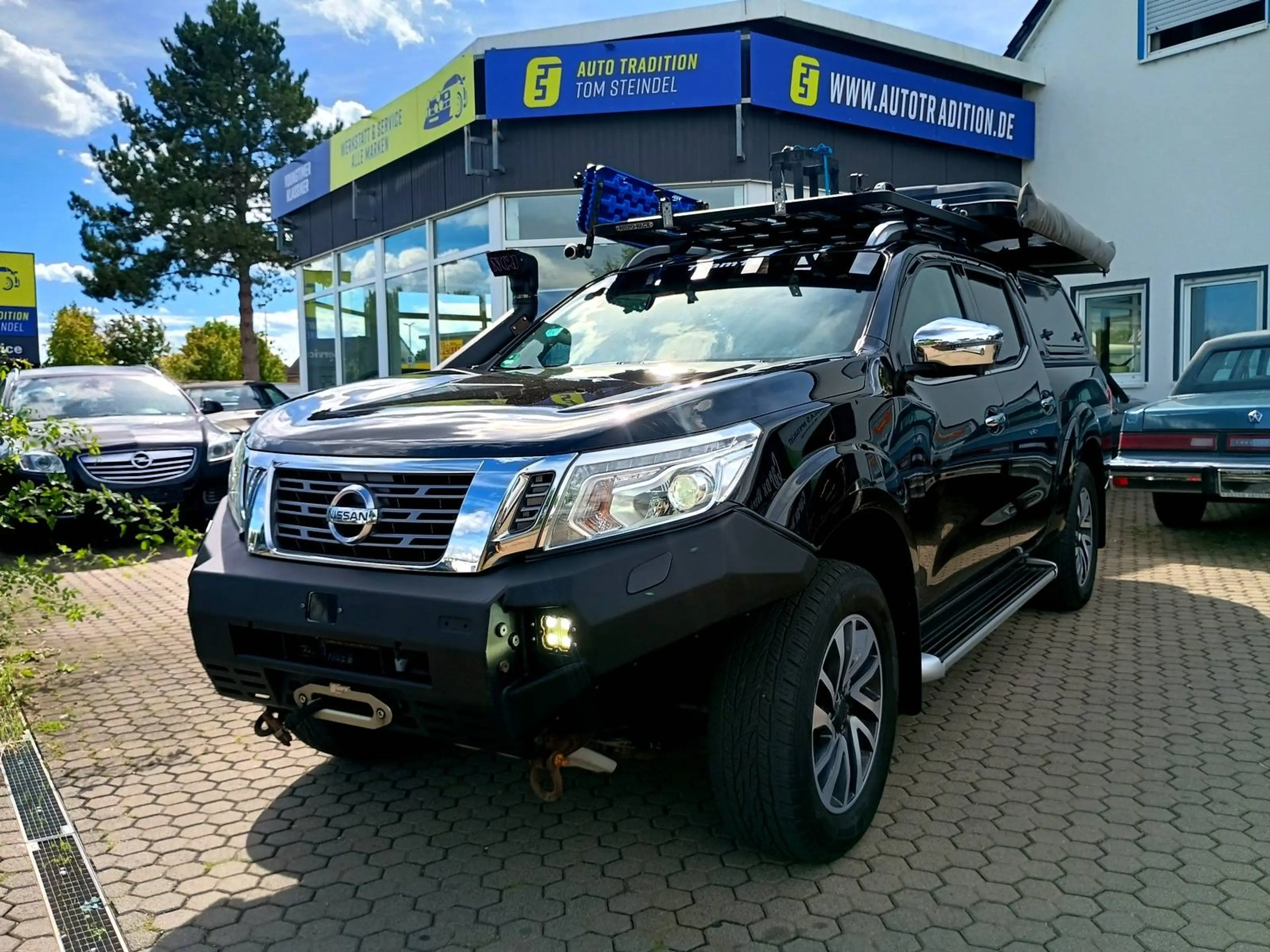 Nissan NP300 N-Connecta Double Cab 4x4 mit Adventure Overland Umbau