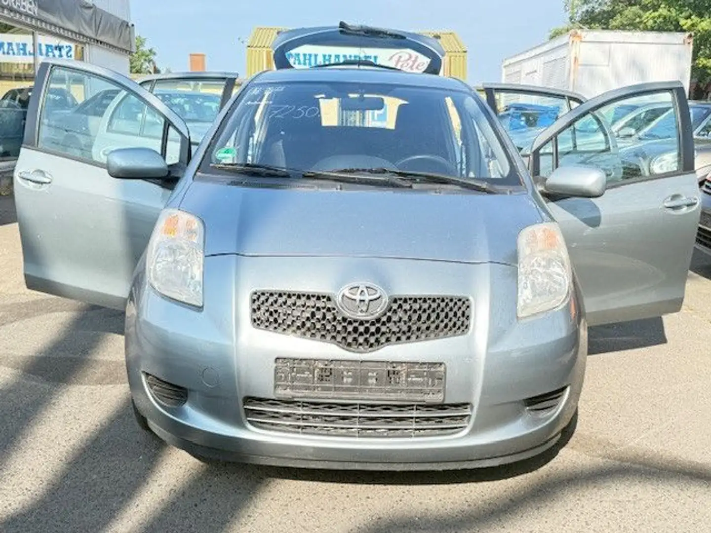 Toyota Yaris Sol Silber - 2