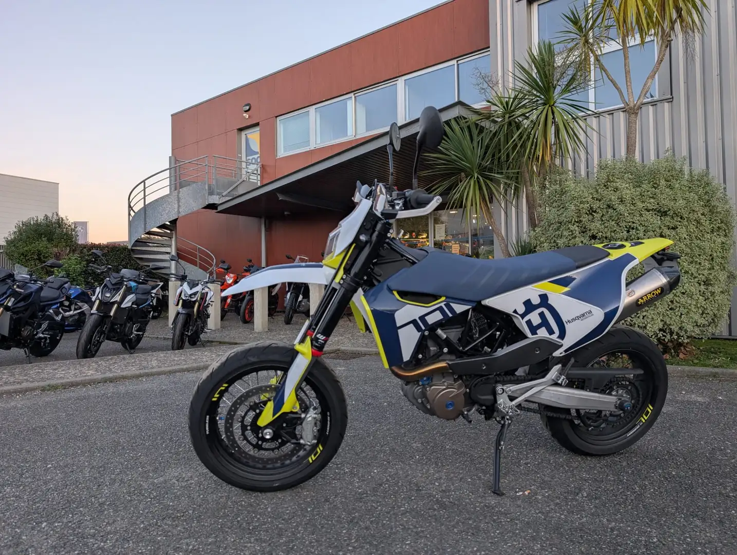 Husqvarna 701 Supermoto Blanc - 1