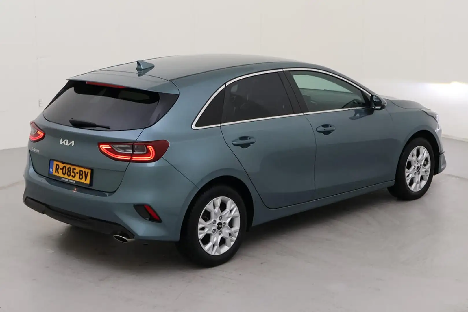 Kia Ceed / cee'd 1.0 T-GDi DynamicPlusLine vw lease Grijs - 2