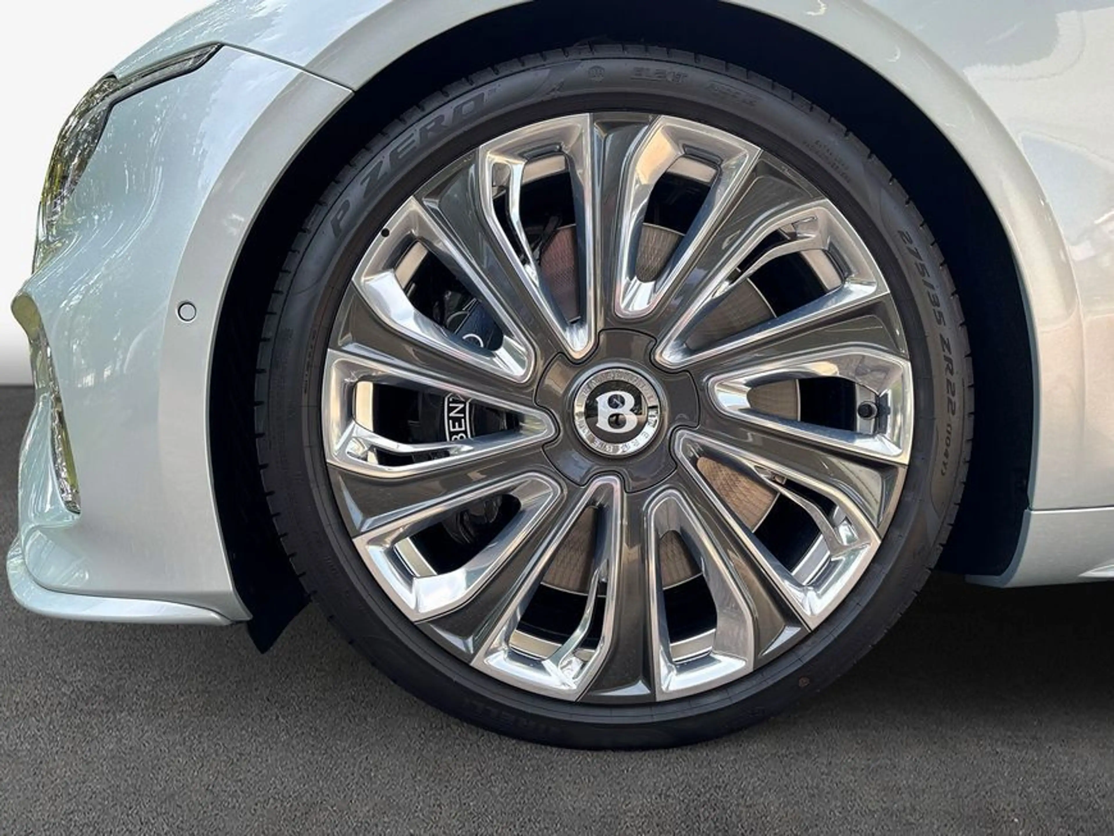 Bentley Continental GTC New Continental GTC V8 Hybrid Mulliner — photo 6