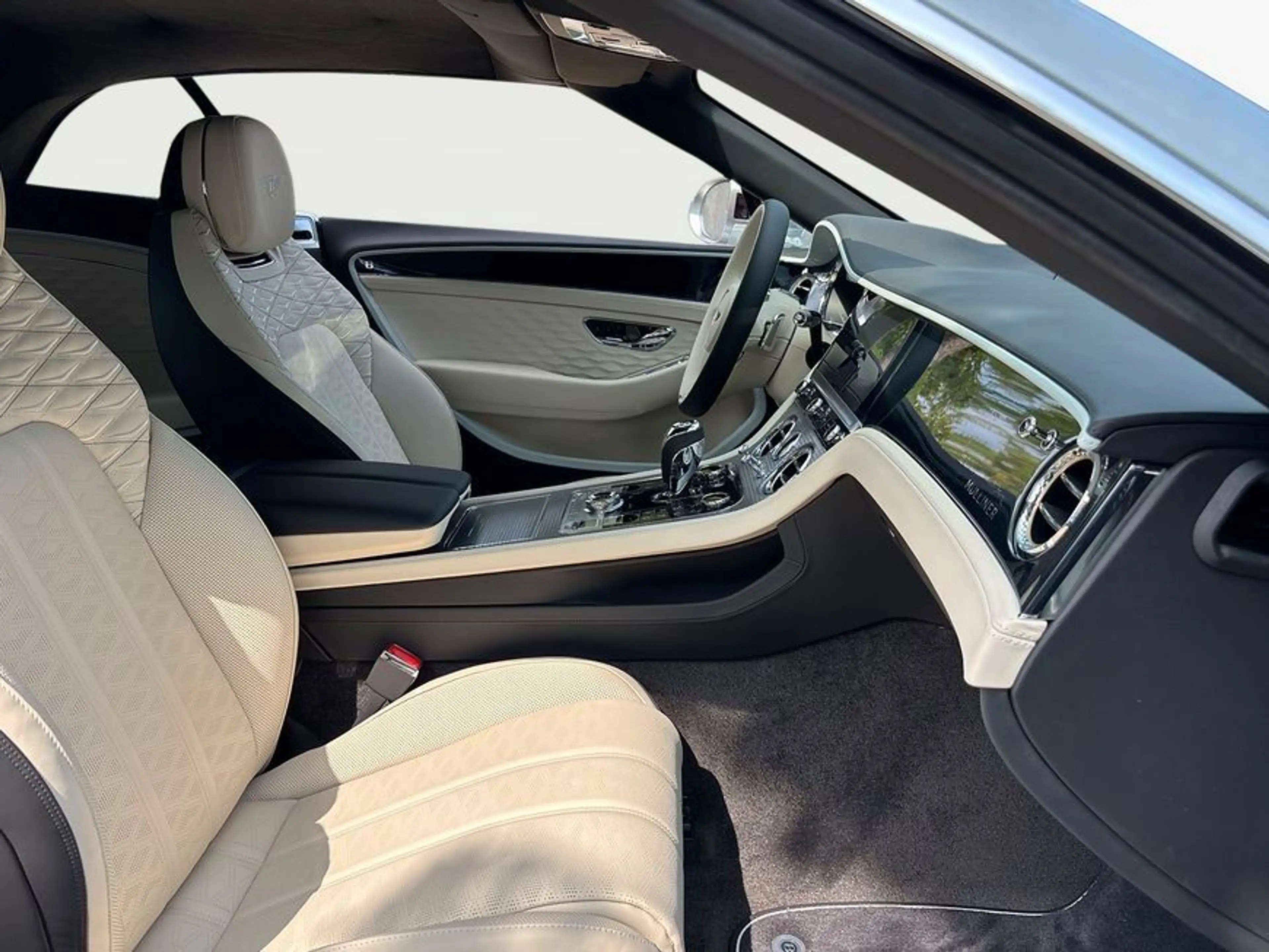Bentley Continental GTC New Continental GTC V8 Hybrid Mulliner — photo 15
