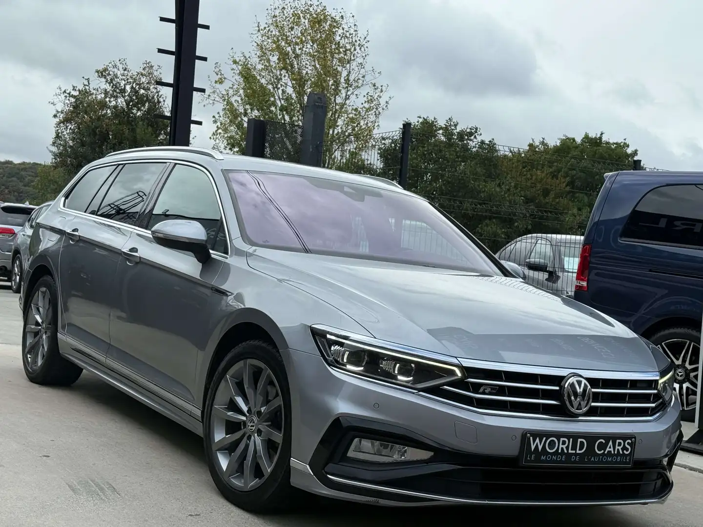 Volkswagen Passat 2.0TDi R-LINE DSG - COCKPIT - DISTRO - KEYLESS Gris - 2