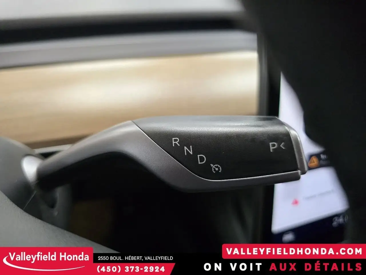Tesla Model 3 снимка Tesla Model 3