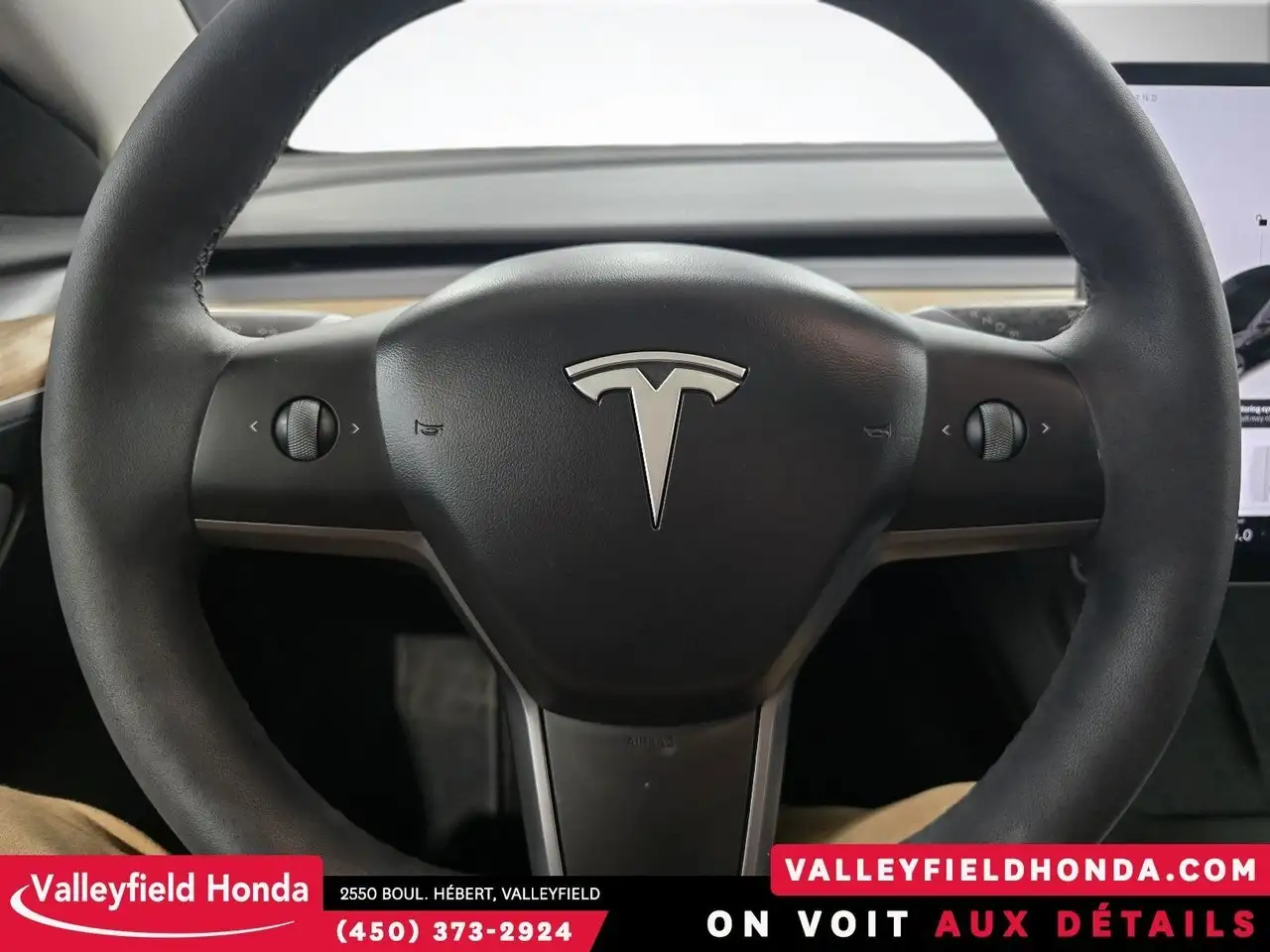Tesla Model 3 снимка Tesla Model 3